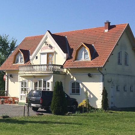 Golf Etterem Es Panzio Hotel Kaposvar Exterior photo