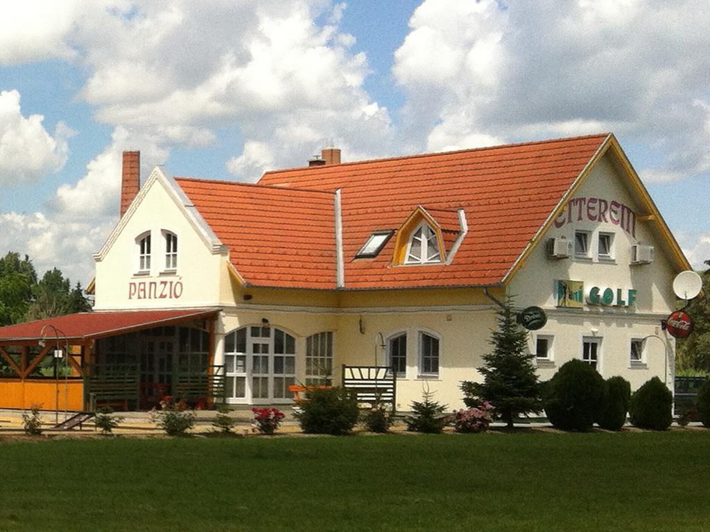 Golf Etterem Es Panzio Hotel Kaposvar Exterior photo
